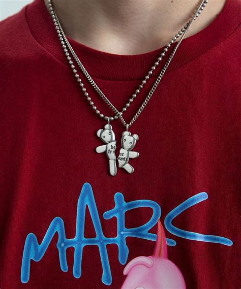 marc jacobs friendship necklace.